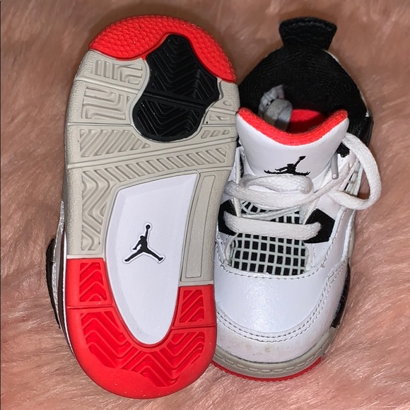 Kids Jordan’s - Picture 4 of 4
